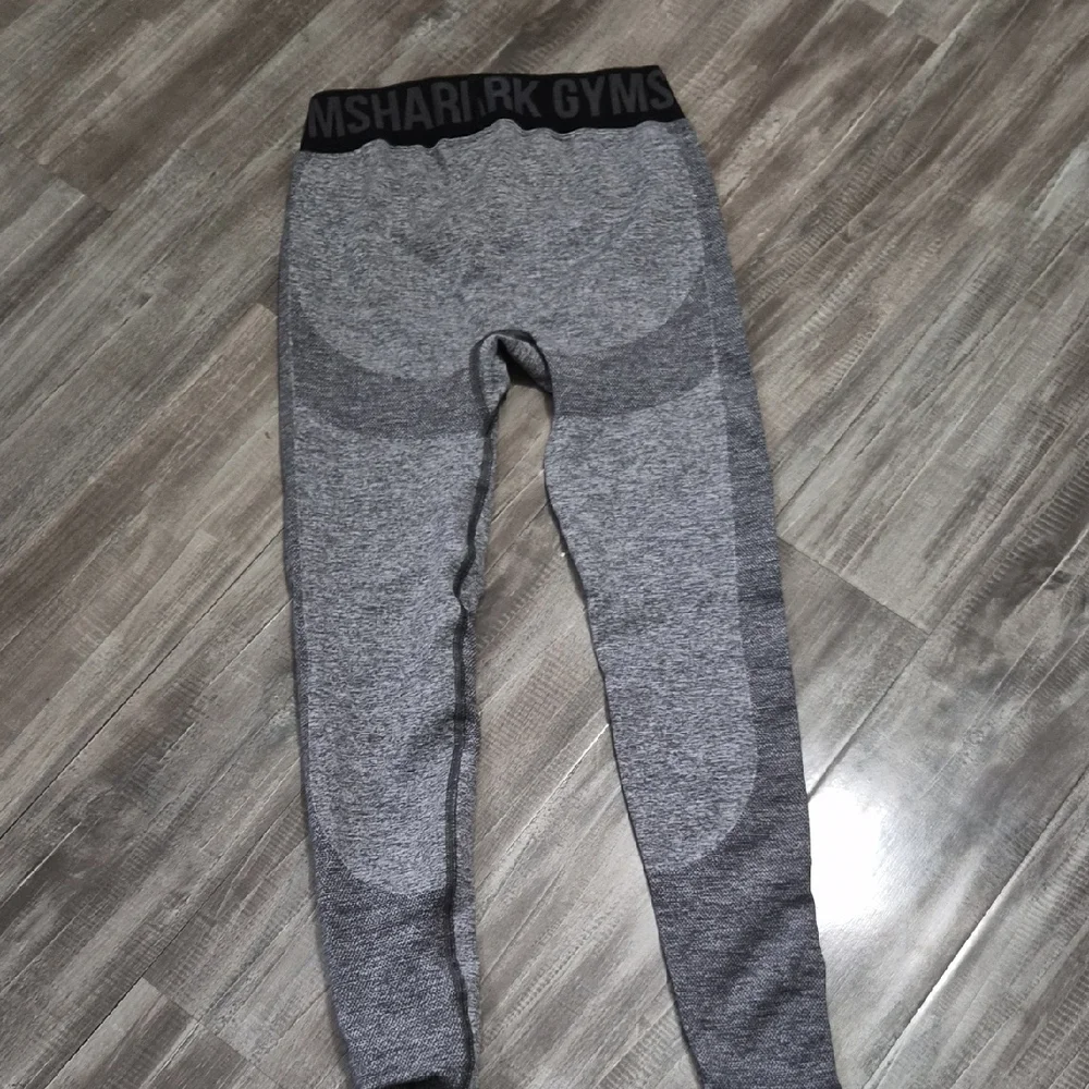 Gymshark Heather Gray Leggings - Picture 4 of 6